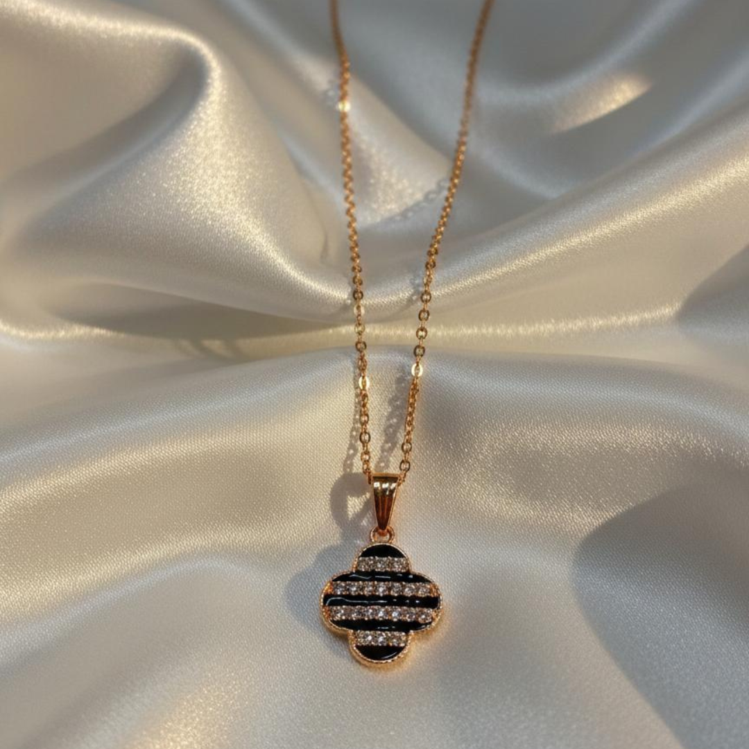 Rosegold Black and White Clover Daily Wear Chain