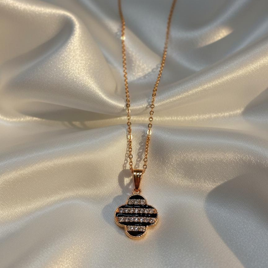 Rosegold Black and White Clover Daily Wear Chain